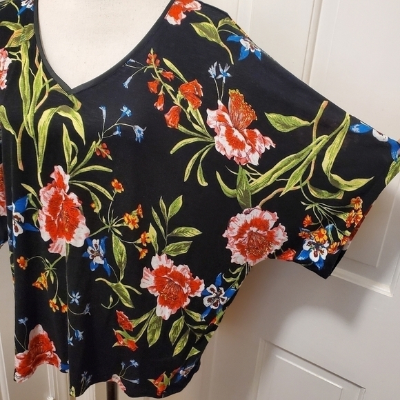 Carmen Floral Print Knit Top Size XL - Picture 2 of 9
